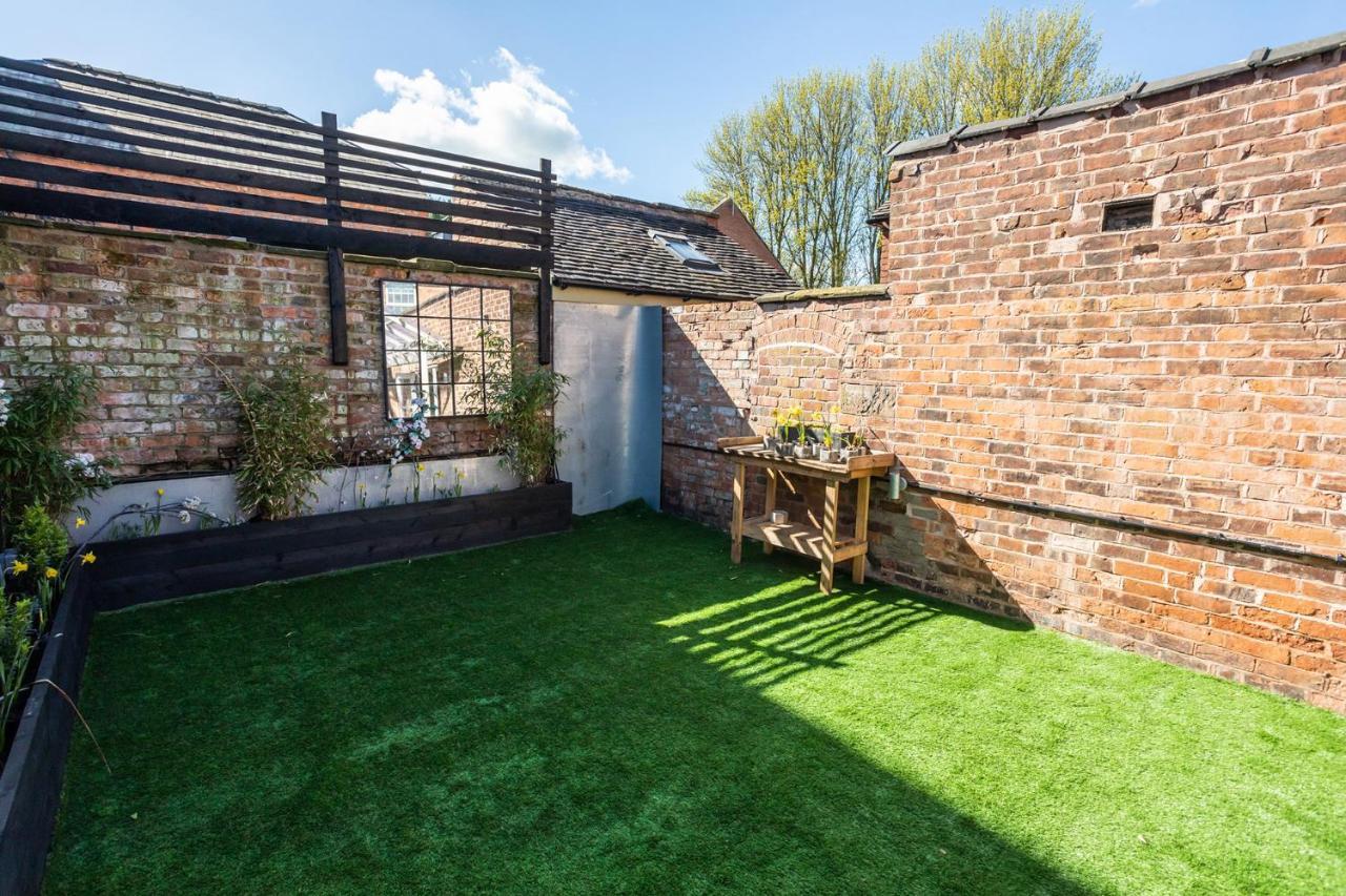The Walled Garden At Cheshire Boutique Bathhouse Nantwich Exterior photo